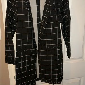 Medium black and white blazer